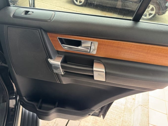 2025 Land Rover Discovery 4