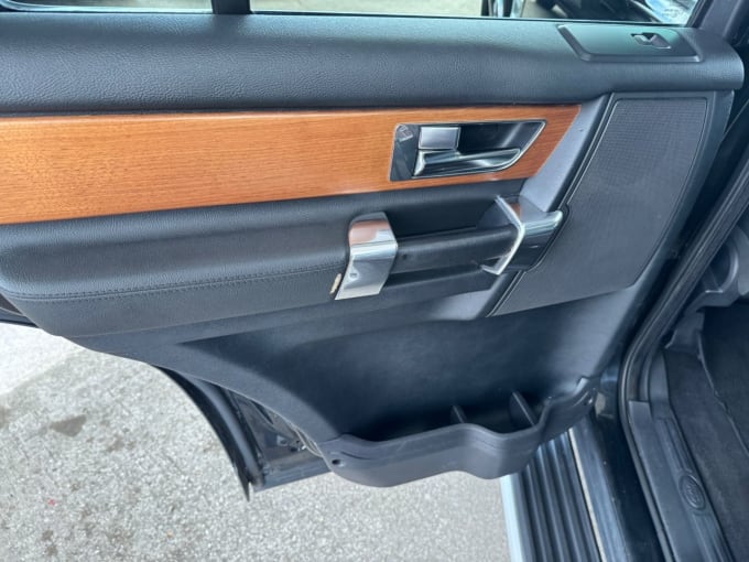 2025 Land Rover Discovery 4
