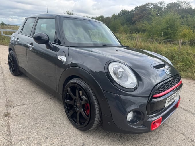 2025 Mini Hatch