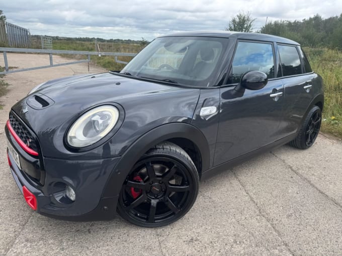 2025 Mini Hatch