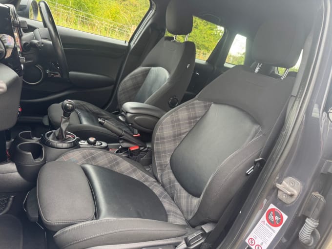 2025 Mini Hatch