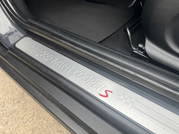 2025 Mini Hatch