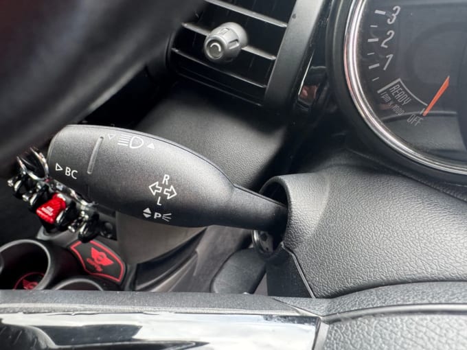 2025 Mini Hatch