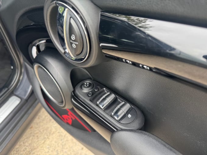 2025 Mini Hatch