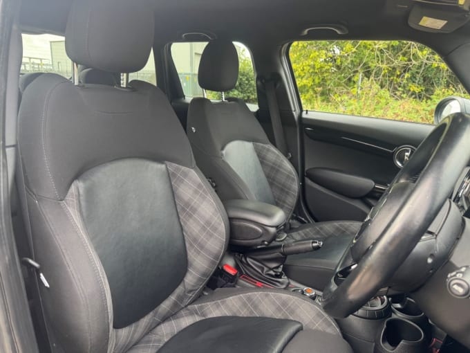 2025 Mini Hatch