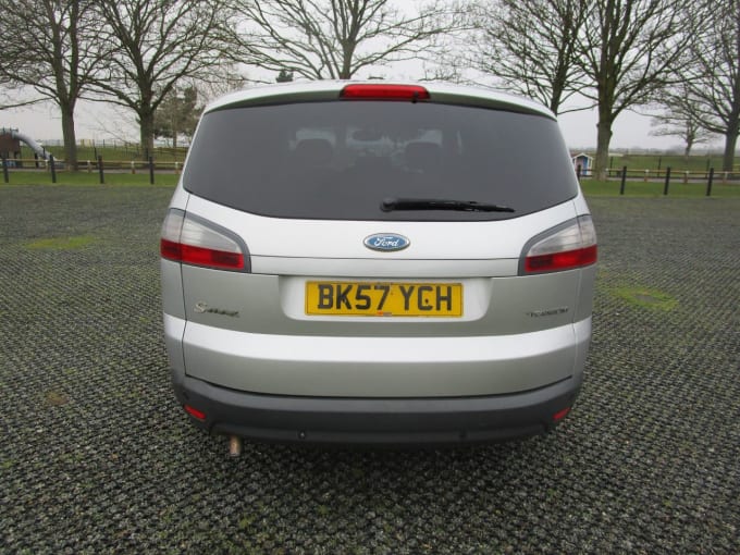 2025 Ford S-max