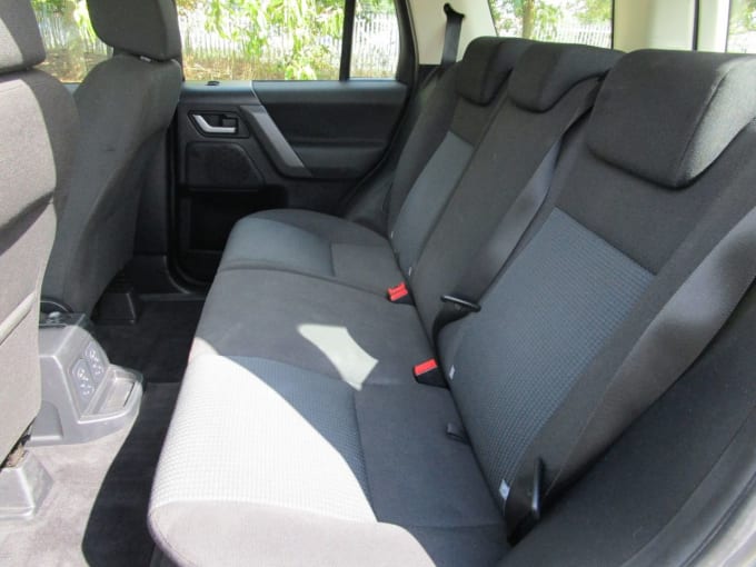2025 Land Rover Freelander 2