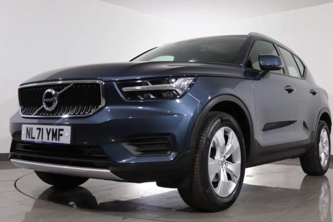 2025 Volvo Xc40