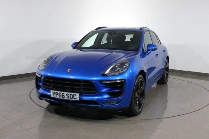 2025 Porsche Macan