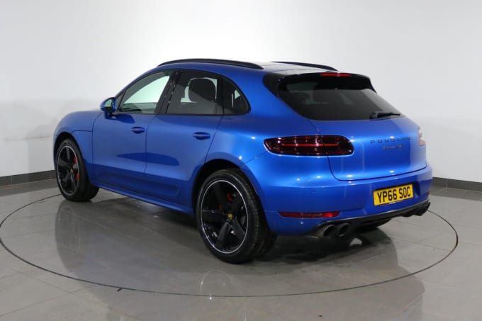 2025 Porsche Macan