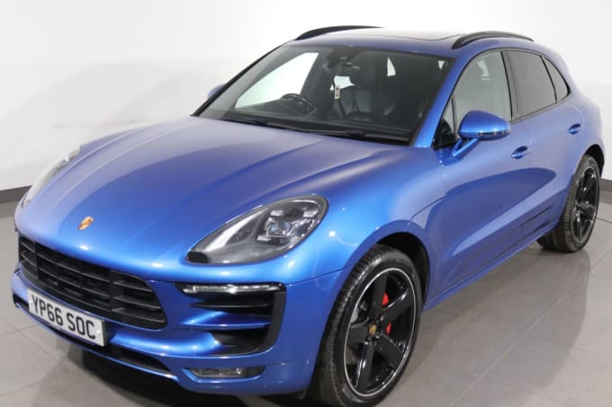 2025 Porsche Macan