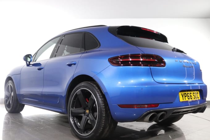 2025 Porsche Macan