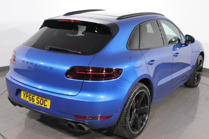 2025 Porsche Macan