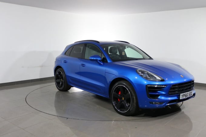 2025 Porsche Macan