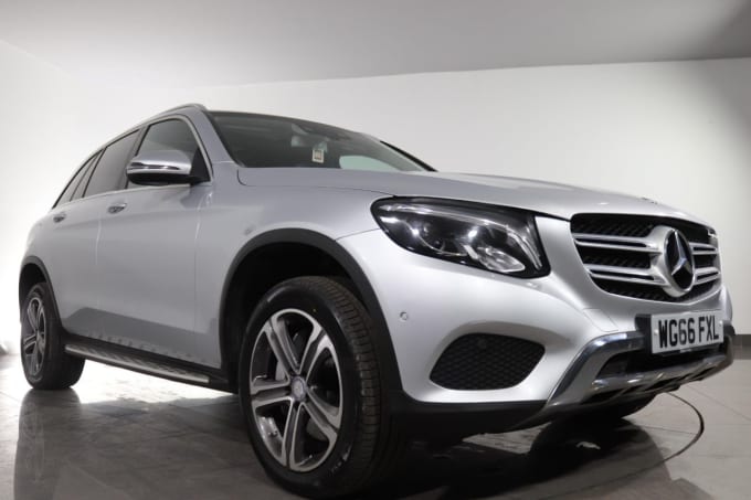 2025 Mercedes-benz Glc