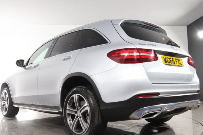 2025 Mercedes-benz Glc