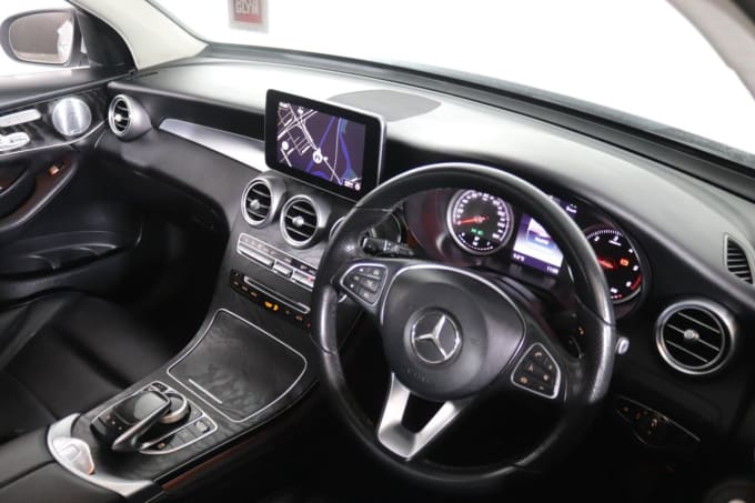 2025 Mercedes-benz Glc