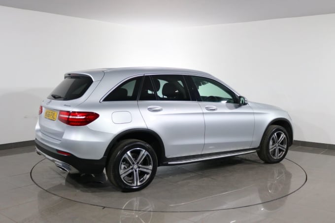 2025 Mercedes-benz Glc