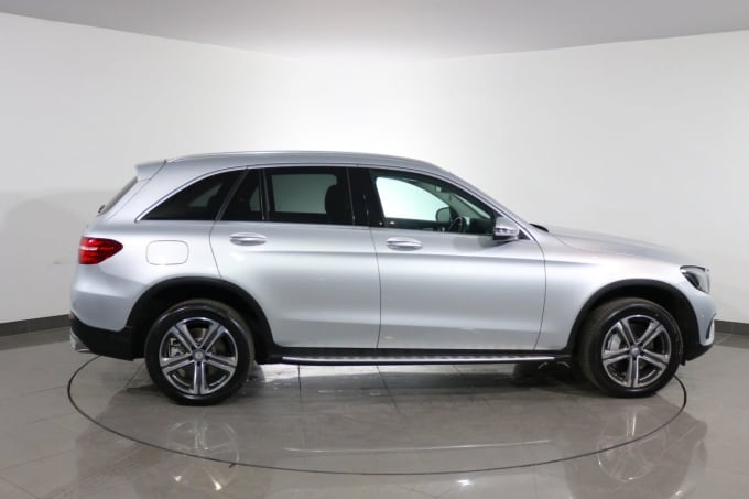 2025 Mercedes-benz Glc