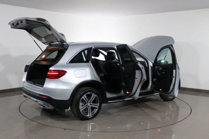 2025 Mercedes-benz Glc