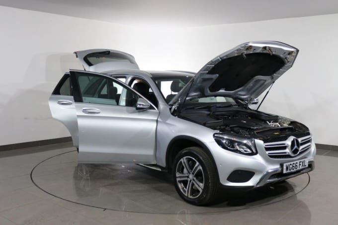 2025 Mercedes-benz Glc