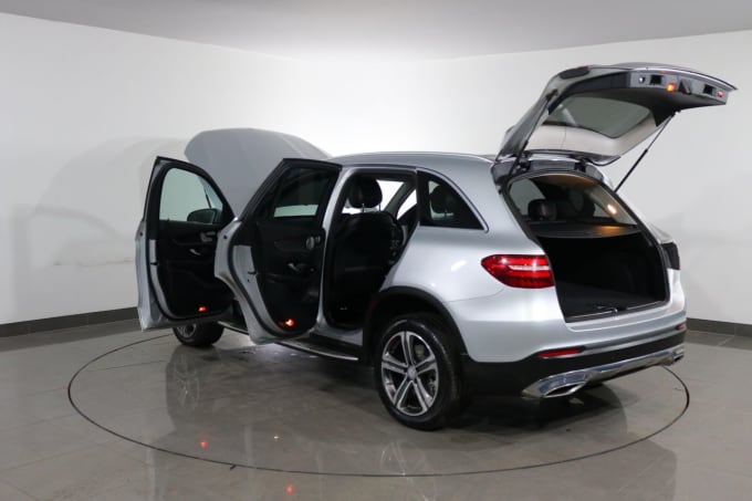 2025 Mercedes-benz Glc