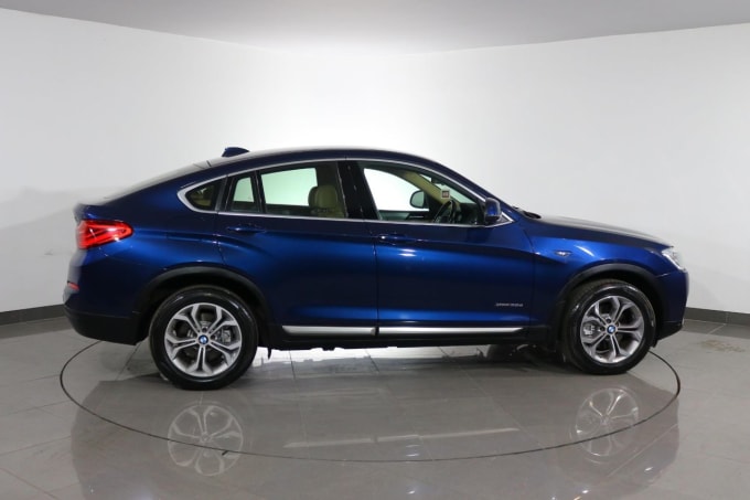 2025 BMW X4