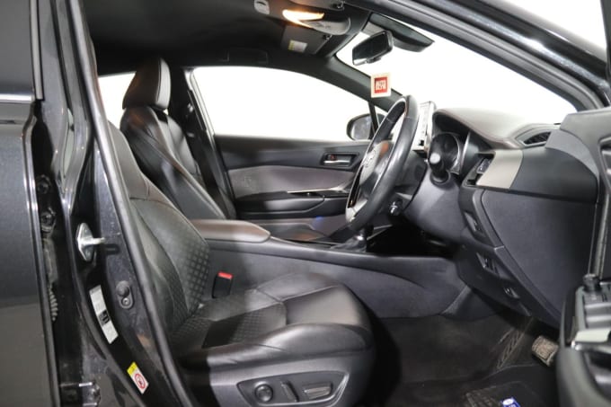 2025 Toyota C-hr