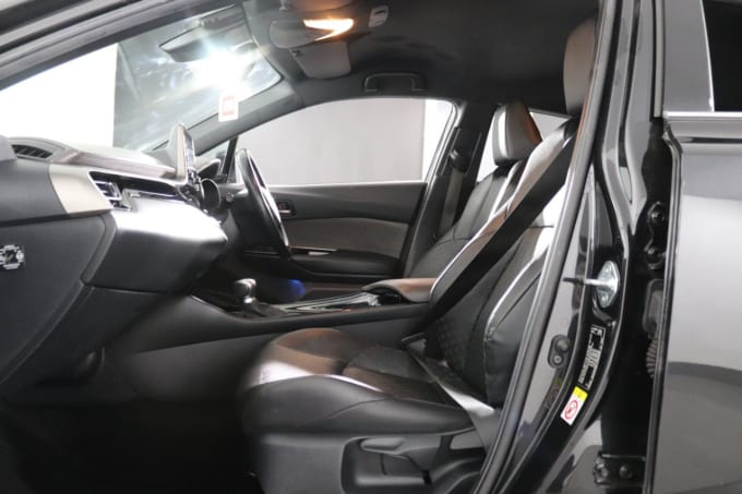 2025 Toyota C-hr