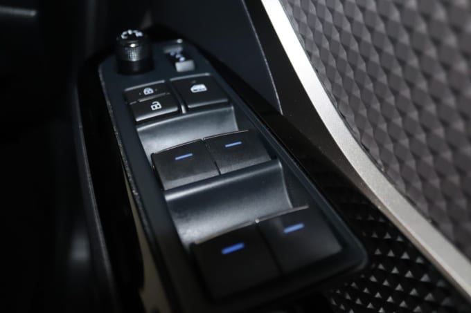 2025 Toyota C-hr