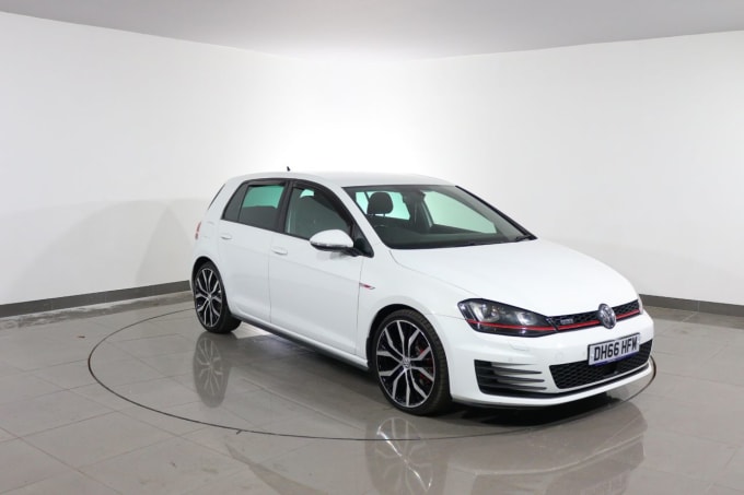 2025 Volkswagen Golf