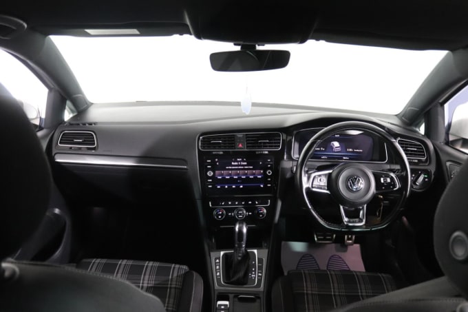 2025 Volkswagen Golf