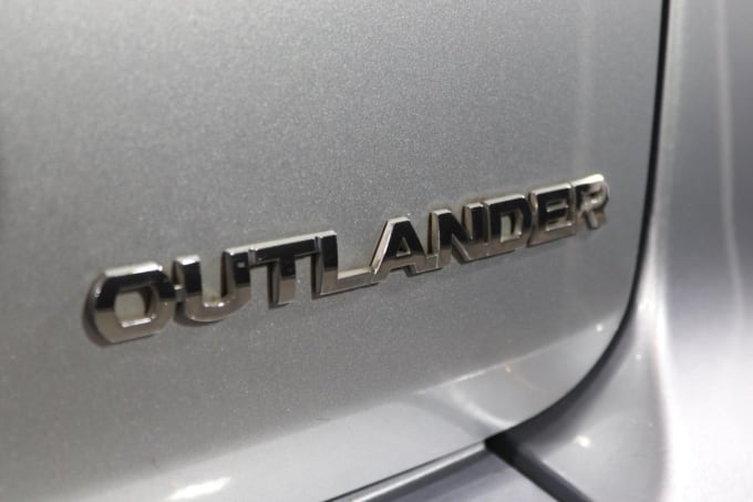 2025 Mitsubishi Outlander