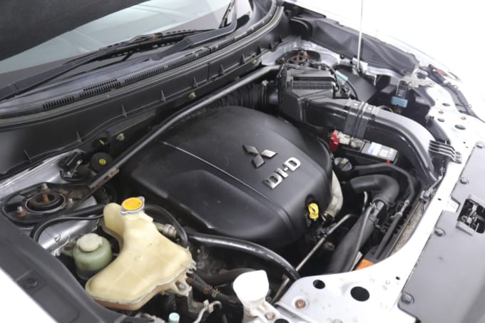 2025 Mitsubishi Outlander