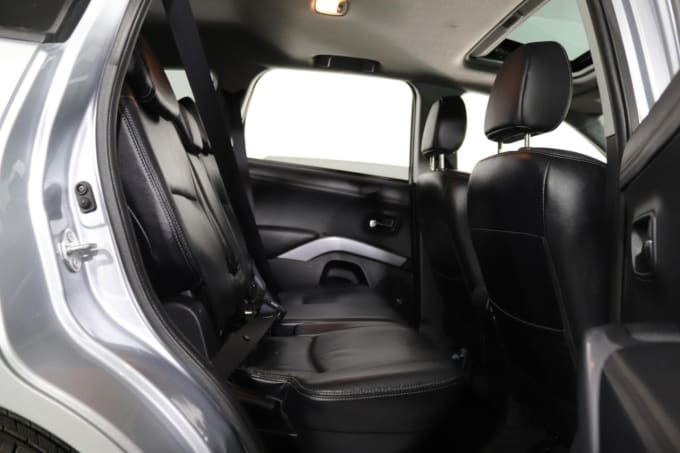 2025 Mitsubishi Outlander
