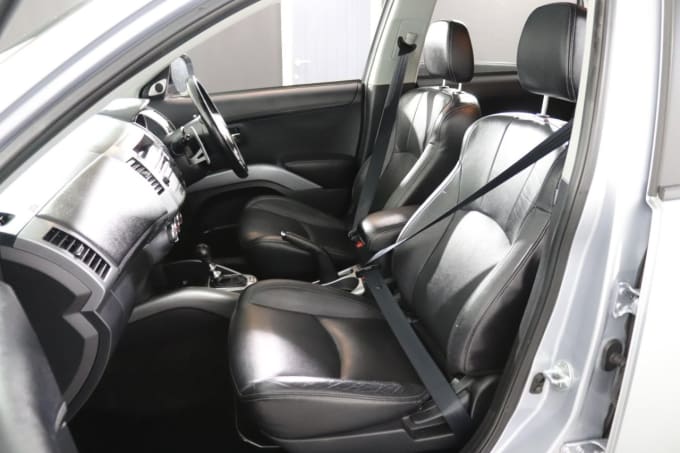 2025 Mitsubishi Outlander