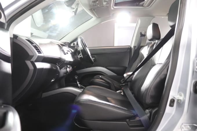 2025 Mitsubishi Outlander