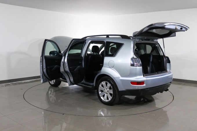 2025 Mitsubishi Outlander