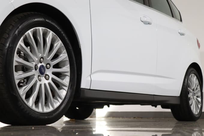 2025 Ford C-max