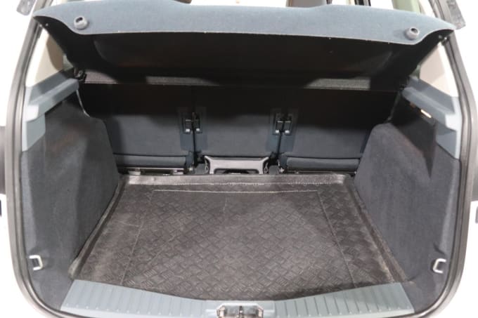 2025 Ford C-max