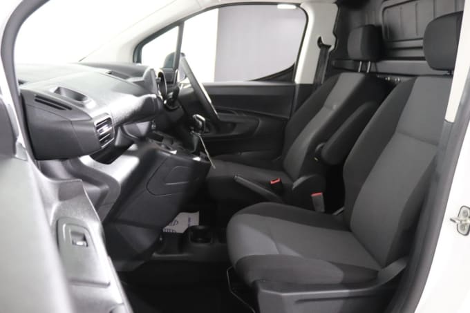 2025 Vauxhall Combo