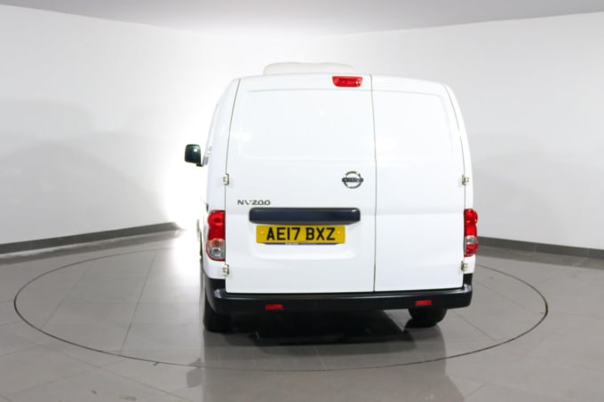 2025 Nissan Nv200