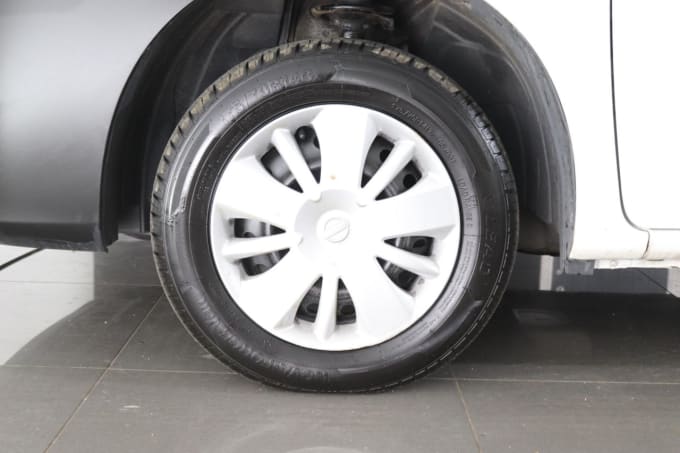 2025 Nissan Nv200