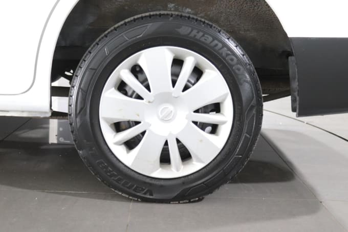 2025 Nissan Nv200