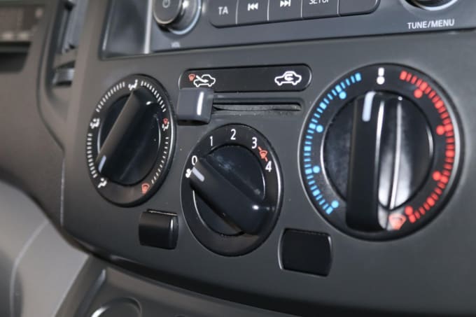 2025 Nissan Nv200