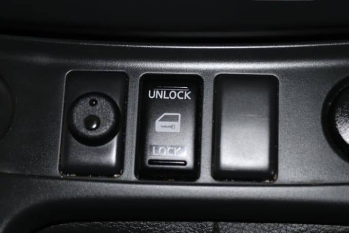 2025 Nissan Nv200