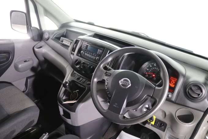 2025 Nissan Nv200