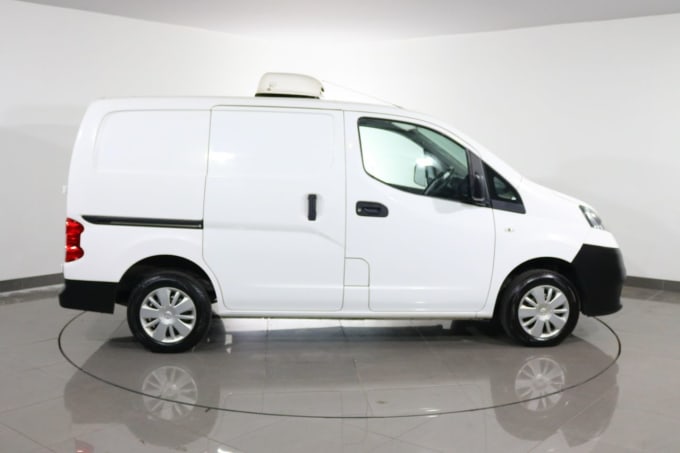 2025 Nissan Nv200