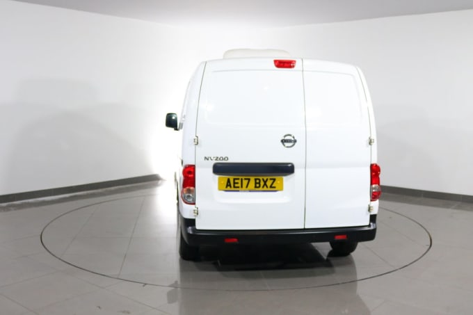 2025 Nissan Nv200