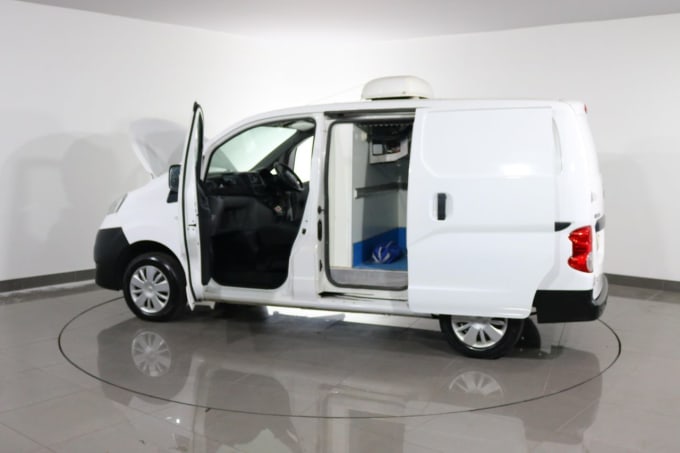 2025 Nissan Nv200